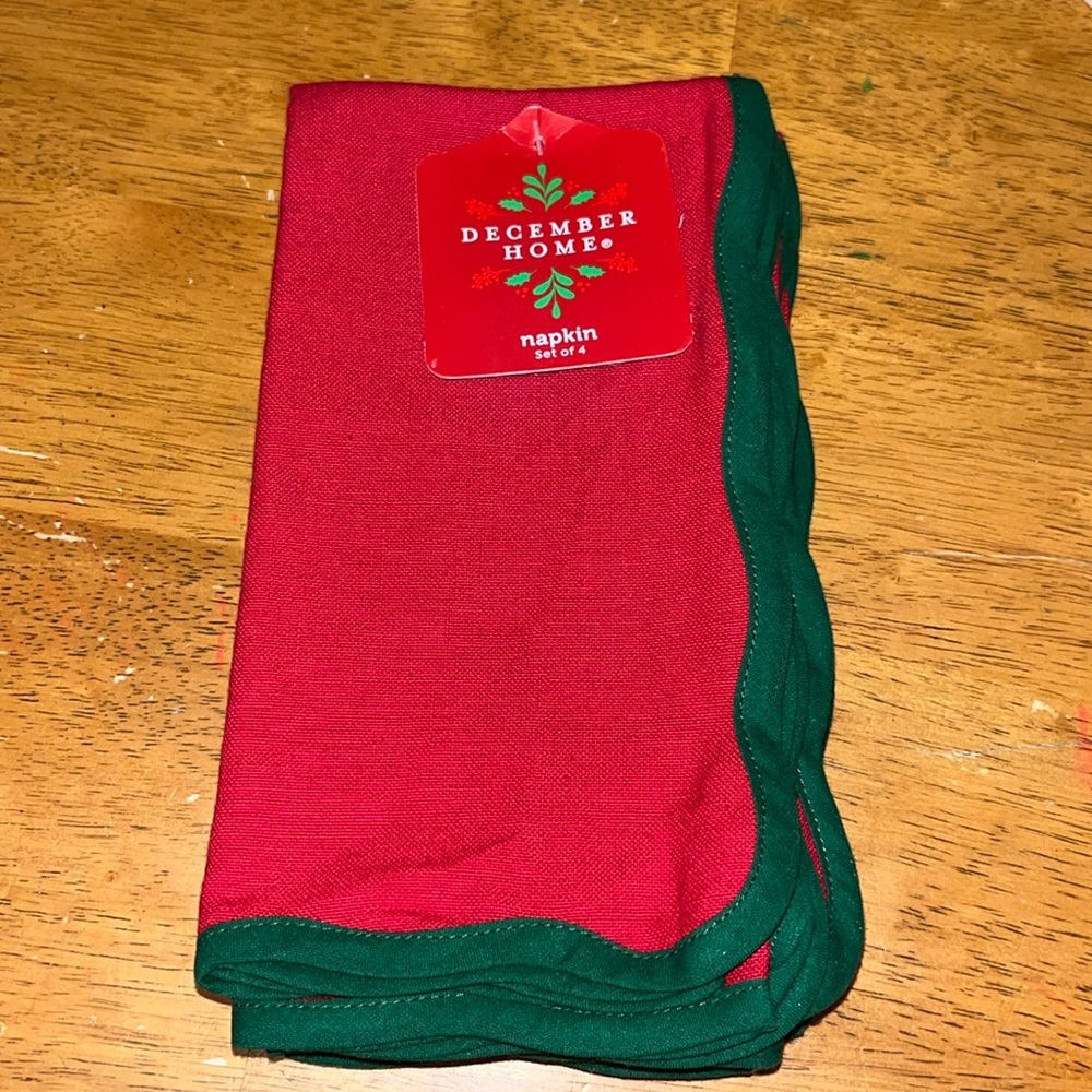 December Home Red & Green 100% Cotton Cloth Napkins Set of 4 18” by 18”
